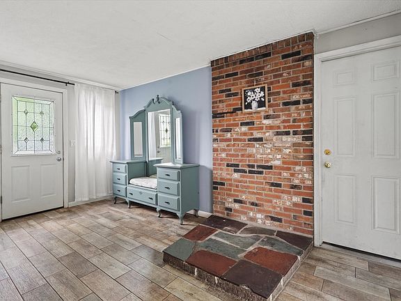 5th image of 24 Helena St