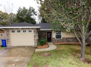 306 Shawnee Dr, Montgomery, TX 77316