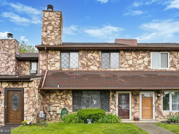 1735 Nathaniel Dr, Philadelphia, PA 19116