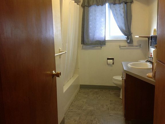 5th image of 1424 S 57th St