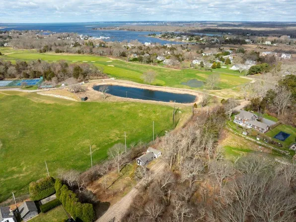 15 E Hills Rd, Westerly, RI 02891