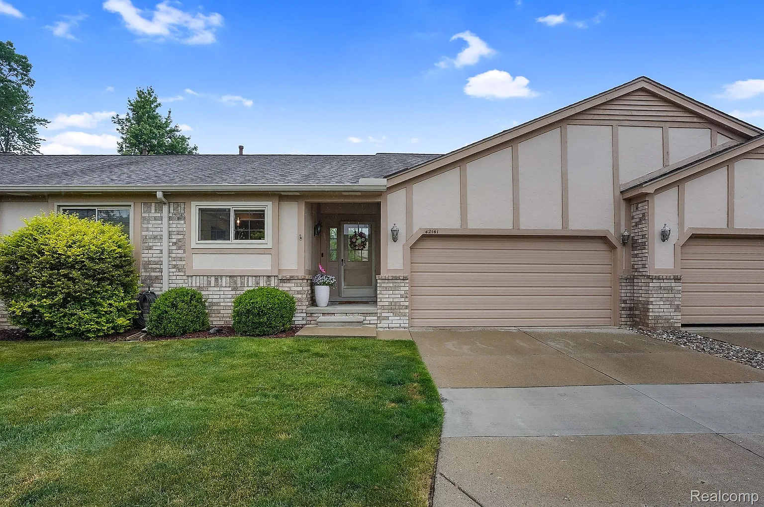 42141 Hidden Brook Dr photo 1
