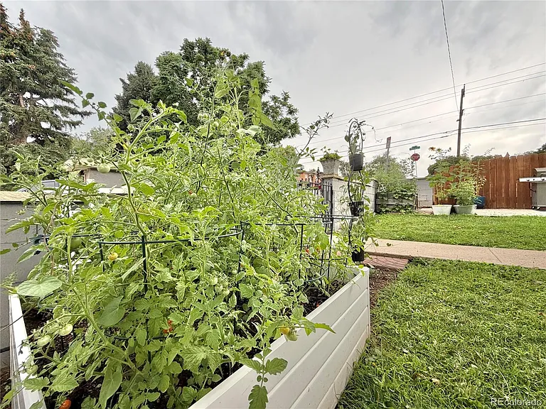 1285 W Gill Pl — Photo 37