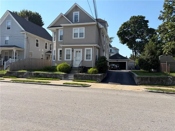 82 Chestnut Ave, Cranston, RI 02910
