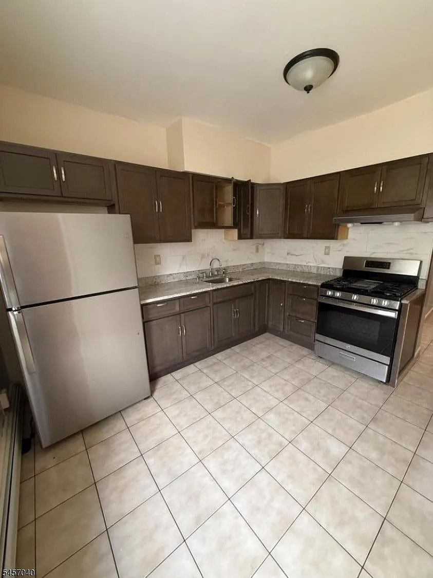 3 bed, 1.0 bath, $2,300 — Photo 1