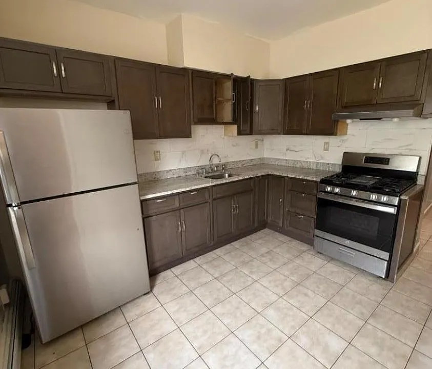46 Stegman St