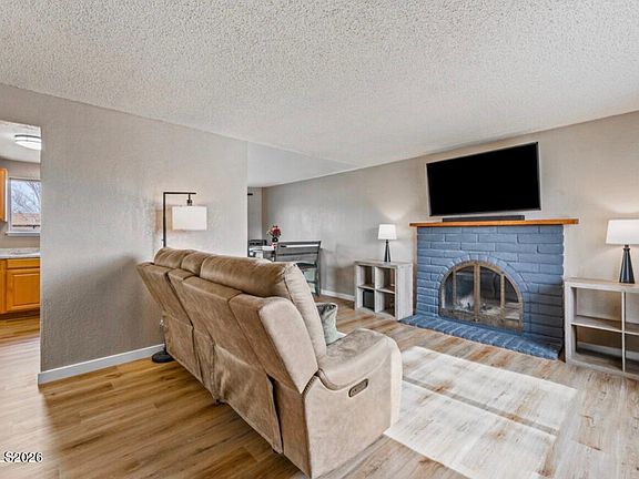 3rd image of 10075 Hornblende St