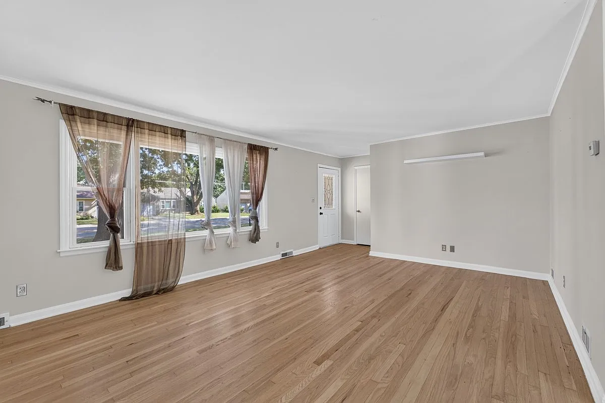 3 bed, 1434 sqft, $2,600 — Photo 4