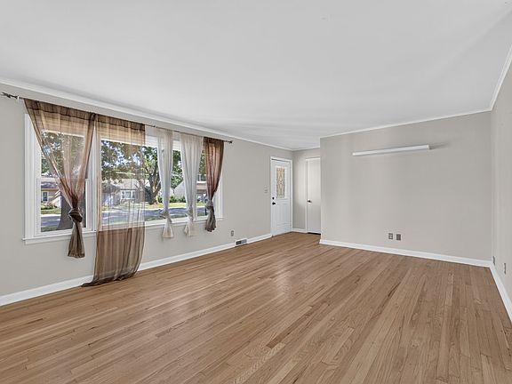 4th image of 5618 Lamar Ave