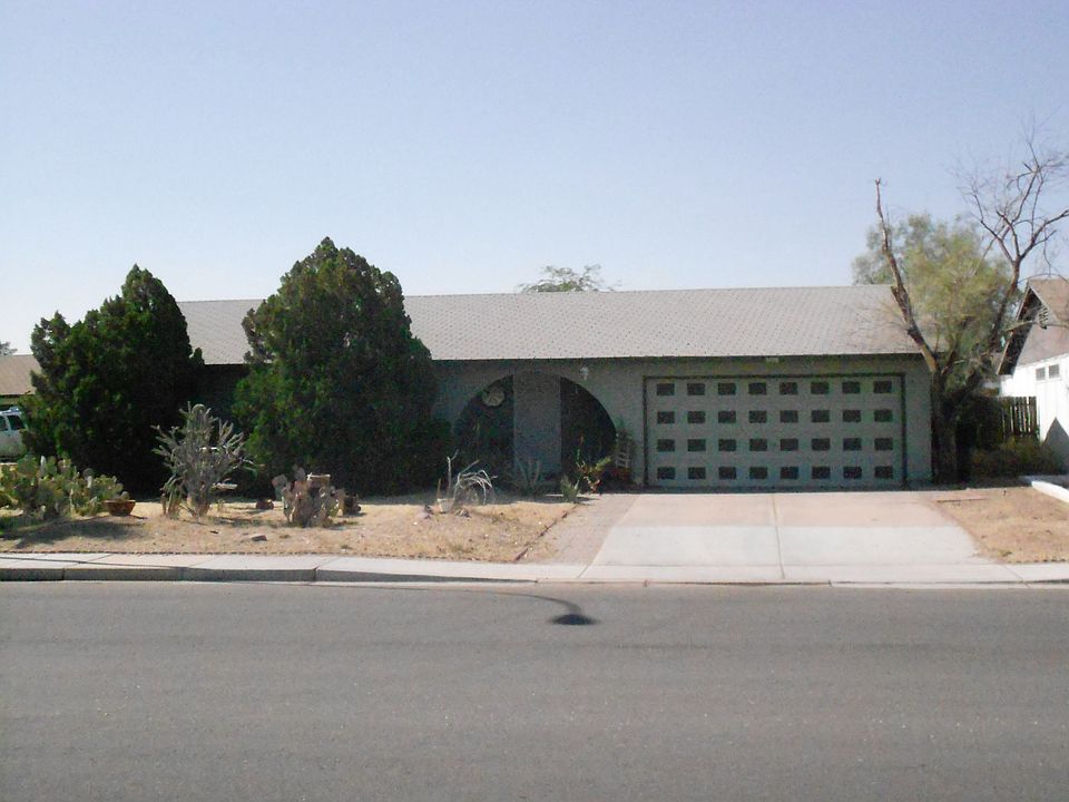 Desert landscape front.