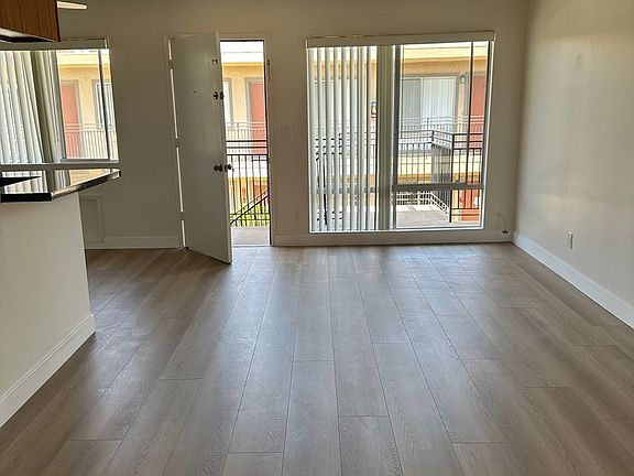 3rd image of 7434 Mesa College Dr #2
