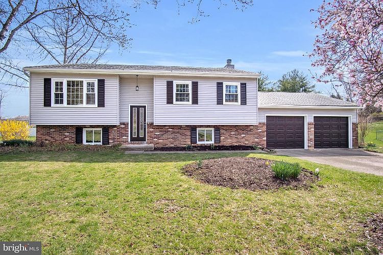1st image of 3813 Griffin Ln