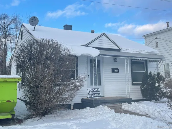 576 Montana Ave, Pontiac, MI 48341