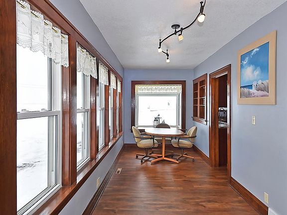 4th image of 4381 SE 48th St