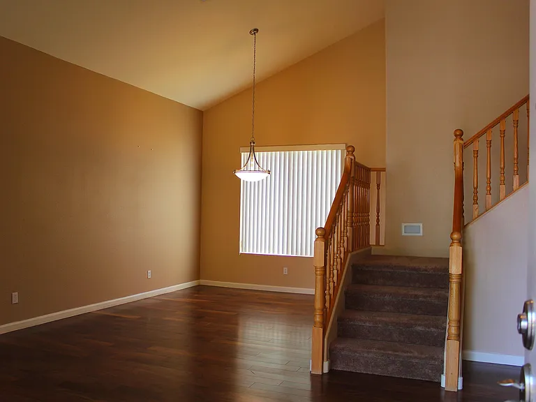 5435 W Buffalo St — Photo 2