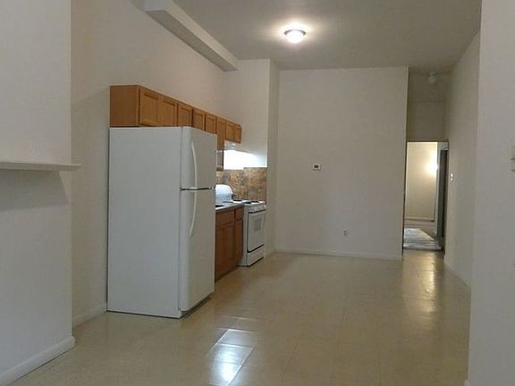 3rd image of 421 N 32nd St Unit A