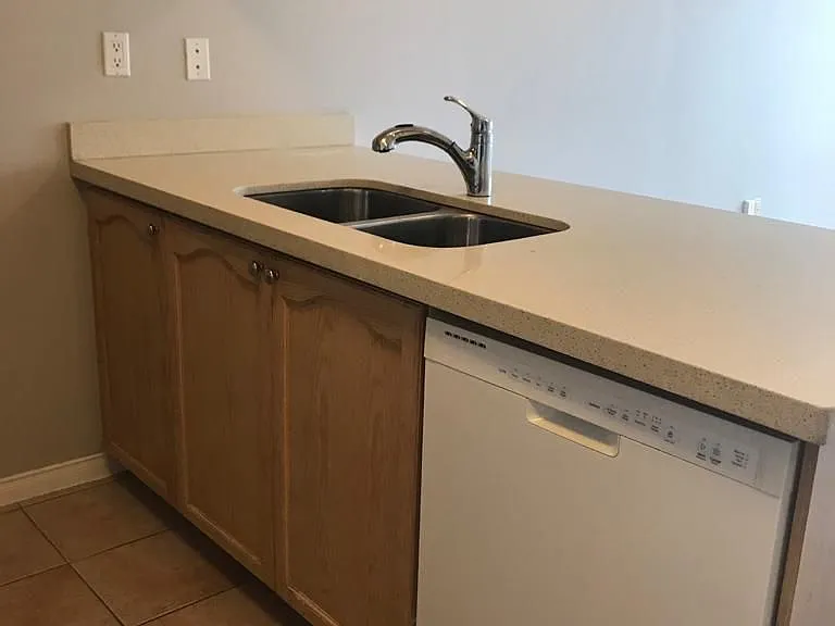 887 Bay St #1009 — Photo 6