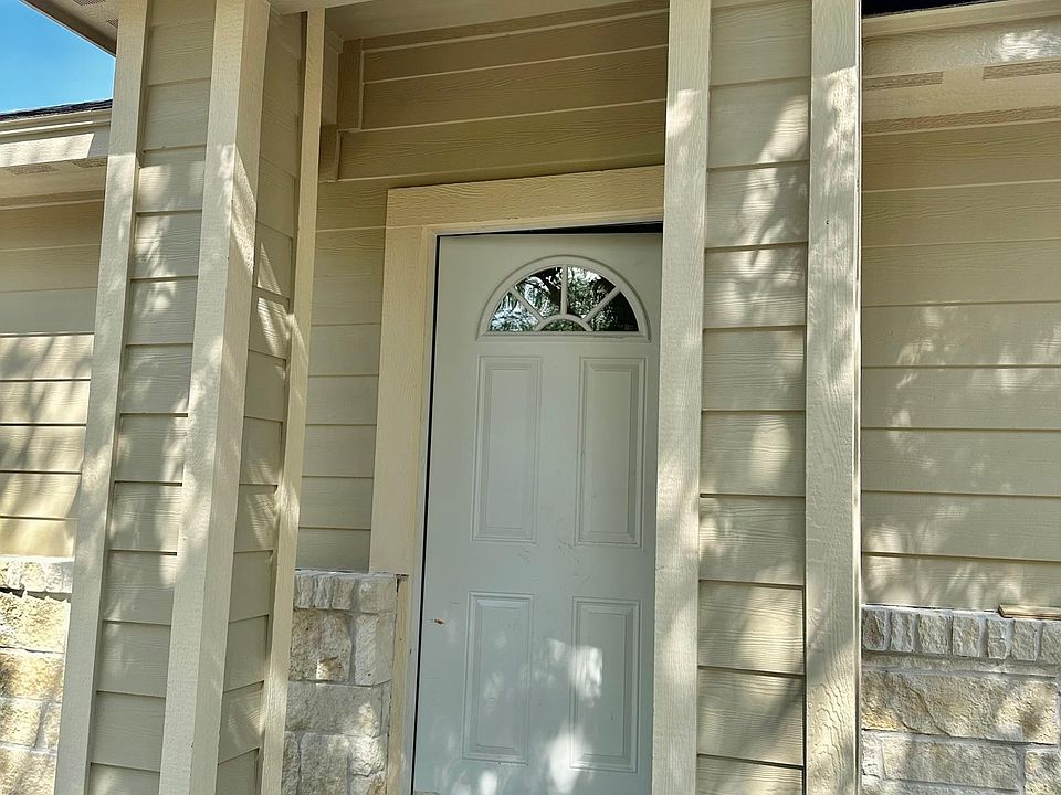 2nd image of 813 E Washington Ave #A