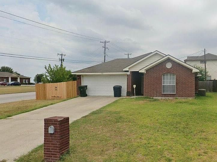 1st image of 702 Bunker Hill Dr