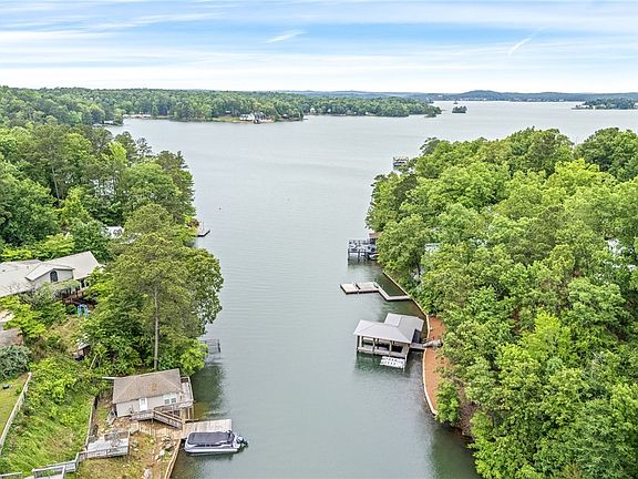 2nd image of 515 Warrior Ln