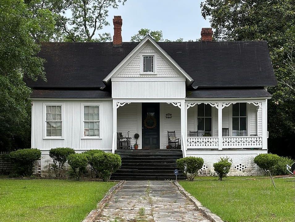 1st image of 542 S Main St