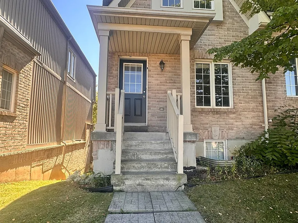 735 Sheppard Ave #24