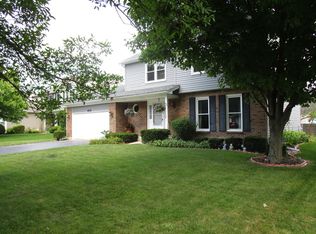 423 Westglen Dr, Naperville, IL 60565