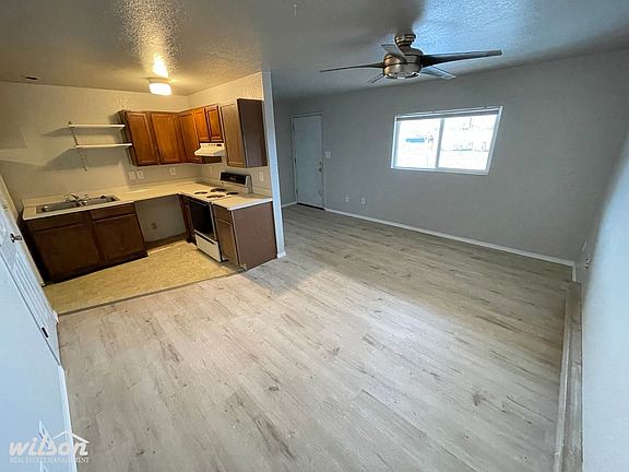 4th image of 201-203 Oak St #4