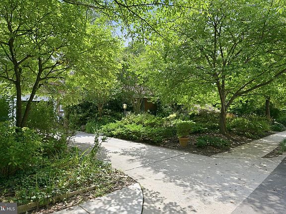 2nd image of 5515 Trent St