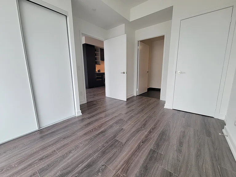 20 Edward St #7 — Photo 3