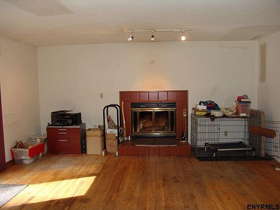 5th image of 8 Kings Ct