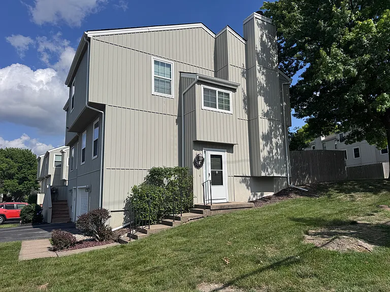 W 108th Pl — Photo 1
