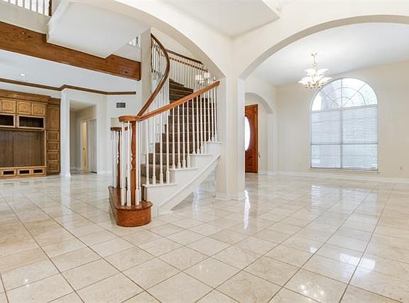 5th image of 1802 Avenue E