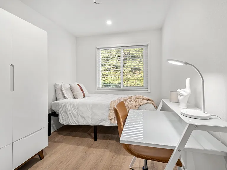 Single Bedroom Single Bedroom