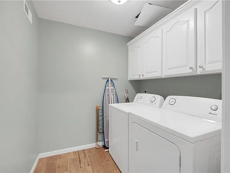 1219 S Country View Ln — Photo 16