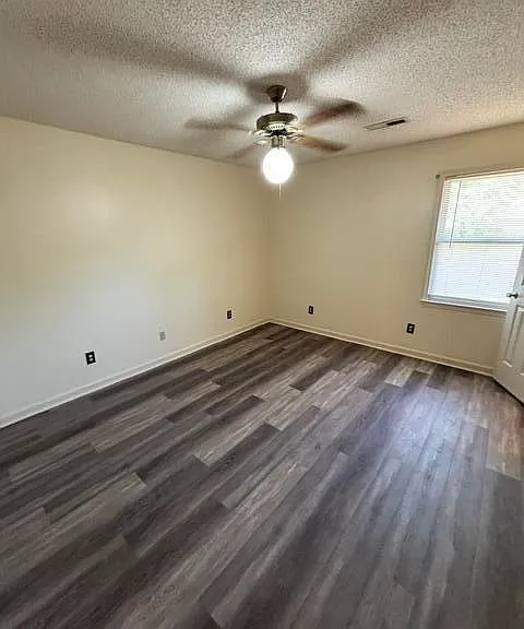1059 N Guignard Dr — Photo 6
