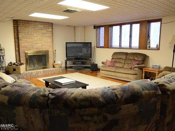 5th image of 314 Orchard Ave