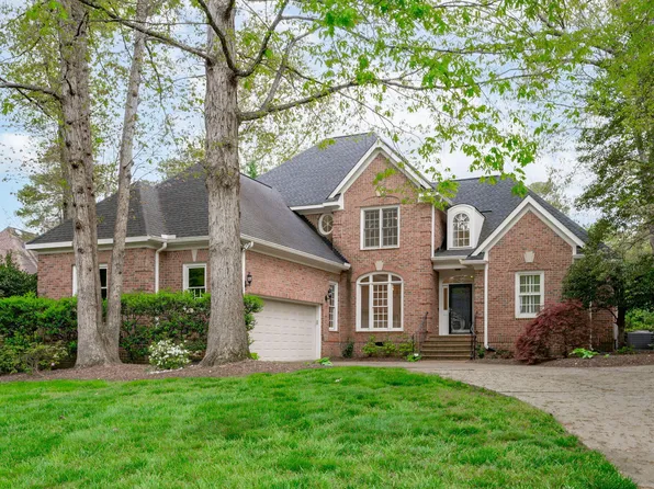 110 Raphael Dr, Cary, NC 27511