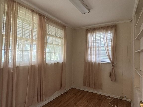 3rd image of 104 Palm Avenue