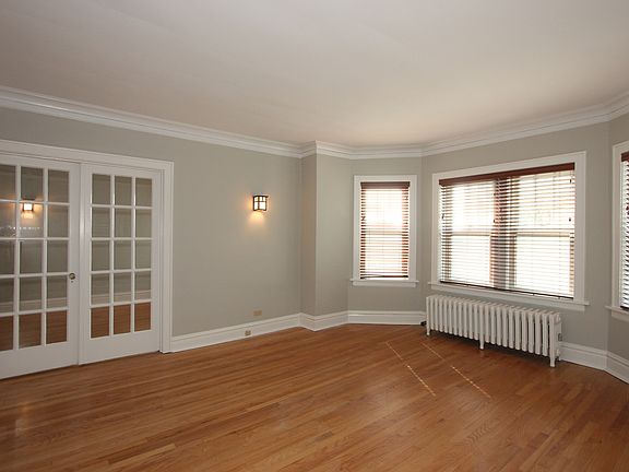 3rd image of 1114 Ontario St APT 3W