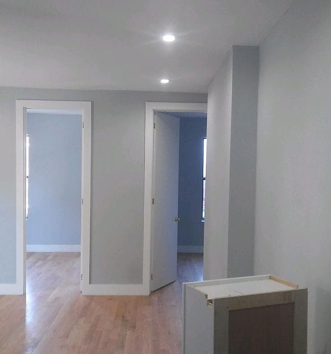 2nd image of 2120 Wallace Ave Bsmt 1