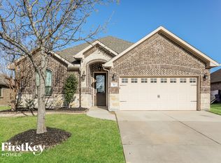 111 Arabian Rd, Waxahachie, TX 75165