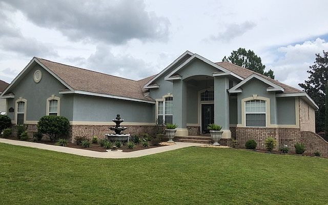 1st image of 900 NW Savannah Cir