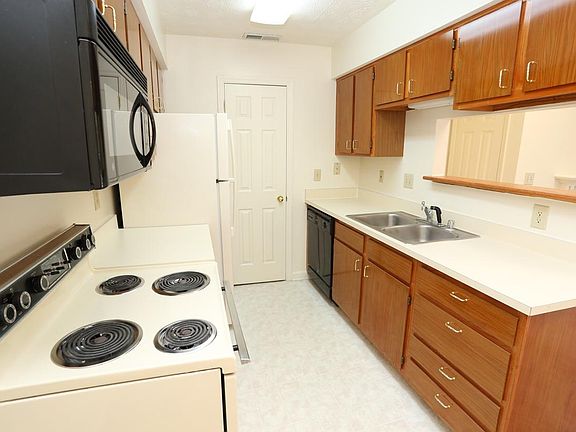 4th image of 3401 Gatewood Ct APT 17