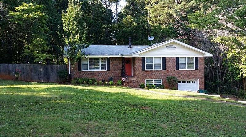 1st image of 211 Deerwood Cir SE