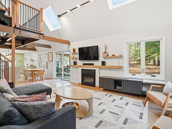 3rd image of 29 Shepherds Path