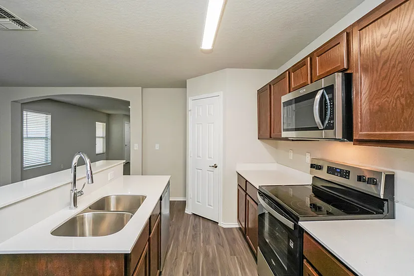 Enclave at Northeast Crossing — Photo 2