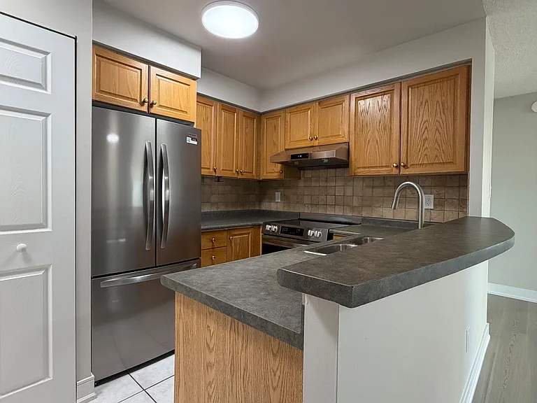 7 Lorraine Dr #612 — Photo 2