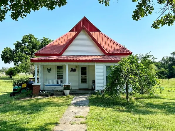 320 W Hainline St, El Dorado Springs, MO 64744