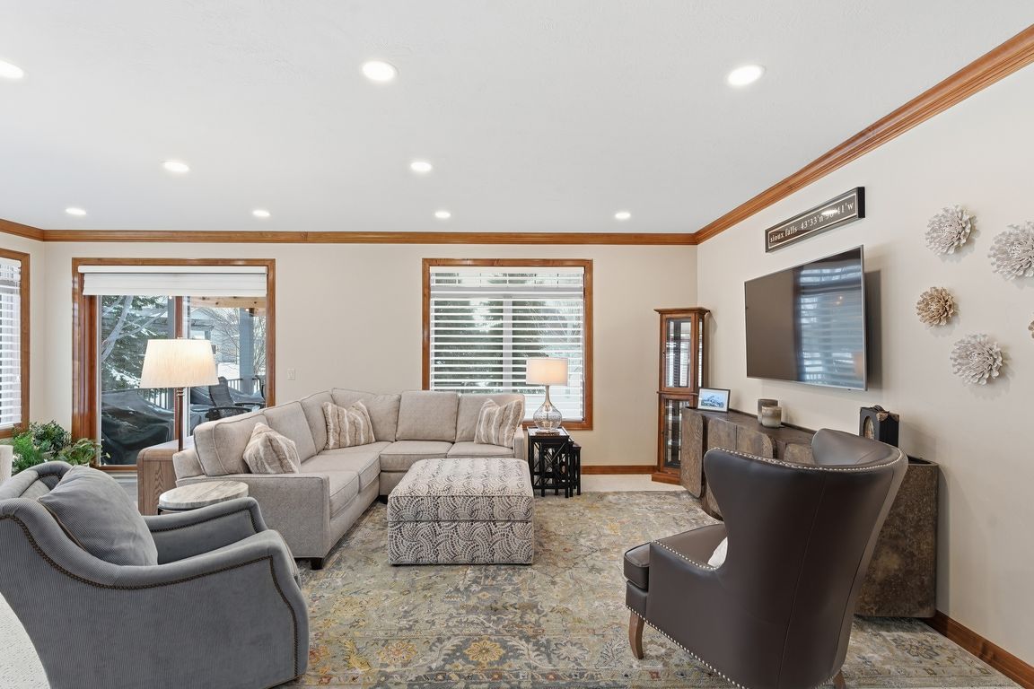 next background image